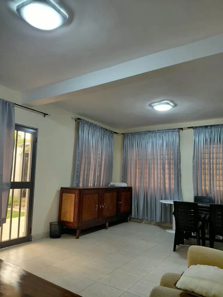 Location villa 3 chambres salon à Djidjolé, photo 17