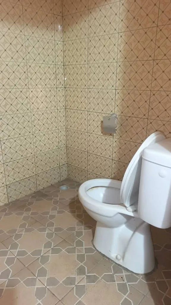 Location chambre salon à Avédji Léo 2000, photo 1