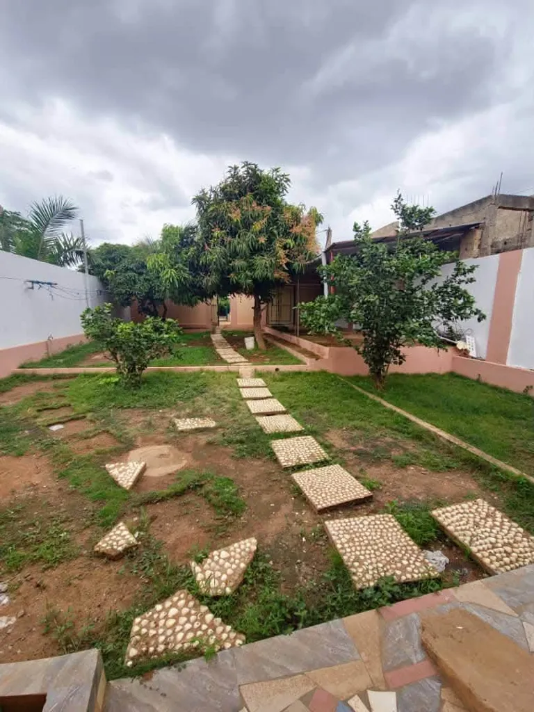 VILLA À VENDRE A LÉGBASSITO MADJIKPÉTO PAS LOIN DU GOUDRON, photo 2