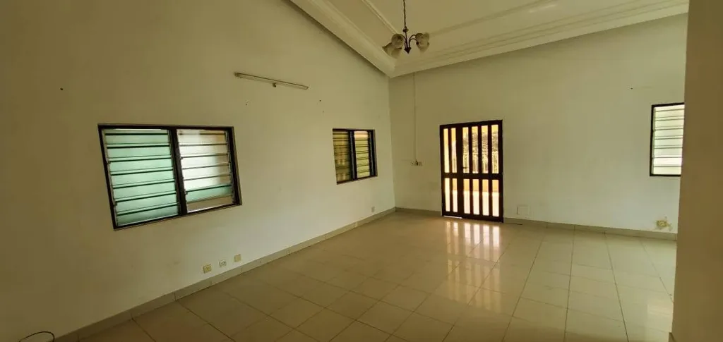 A VENDRE UNE MAISON  DE LOCATION À ÉTAGE À ADIDOGOME QUARTIER LATIN, photo 3