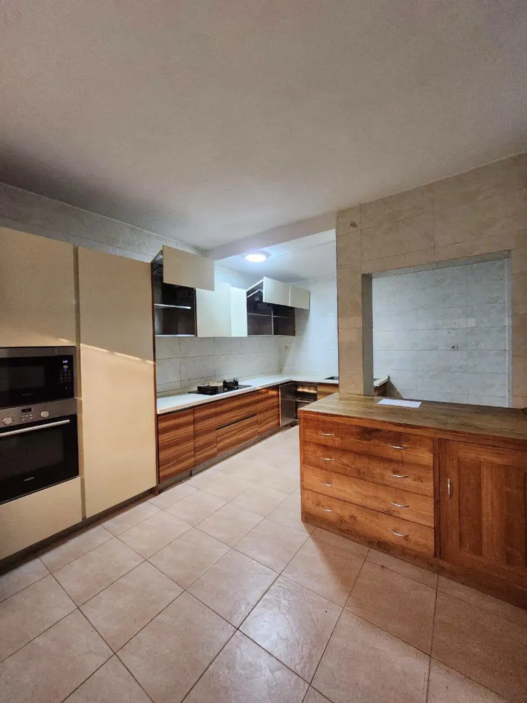 VILLA DE 6 CHAMBRES À TOKOIN HÔPITAL (LOMÉ), photo 2