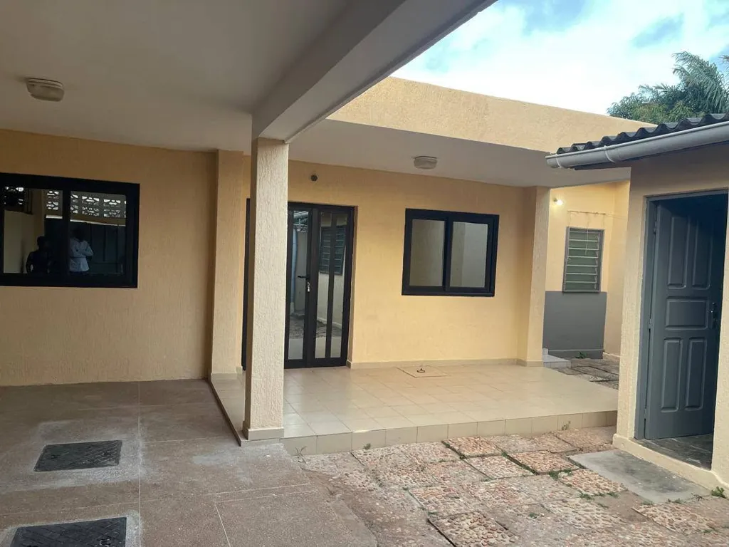 Location d'une villa de 2 chambres salon à Gblinkomé, photo 3