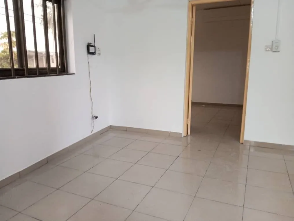 Location chambre salon à Agbalépédogan, photo 3