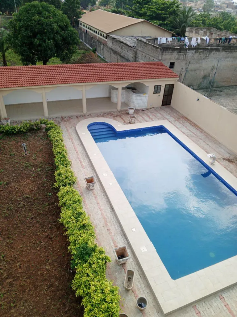 Location villa 6 chambres salon à Togo 2000, photo 3