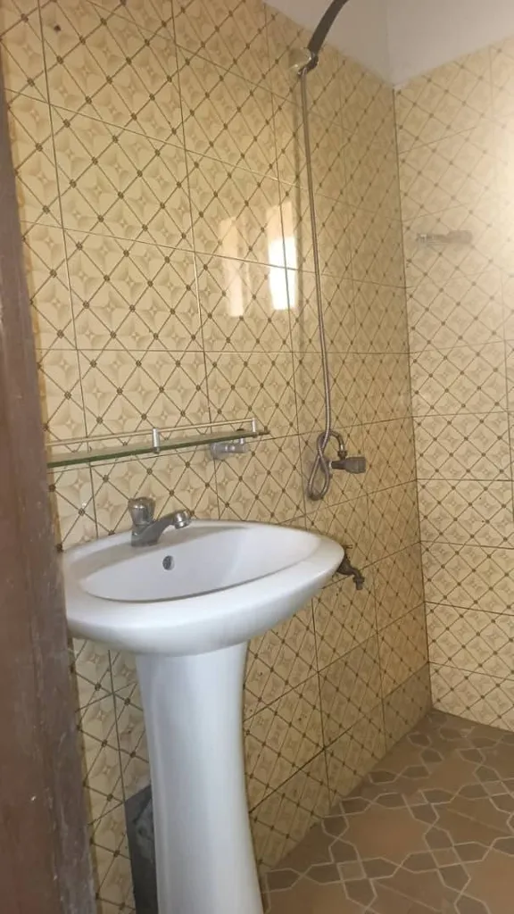 Location chambre salon à Avédji Léo 2000, photo 4
