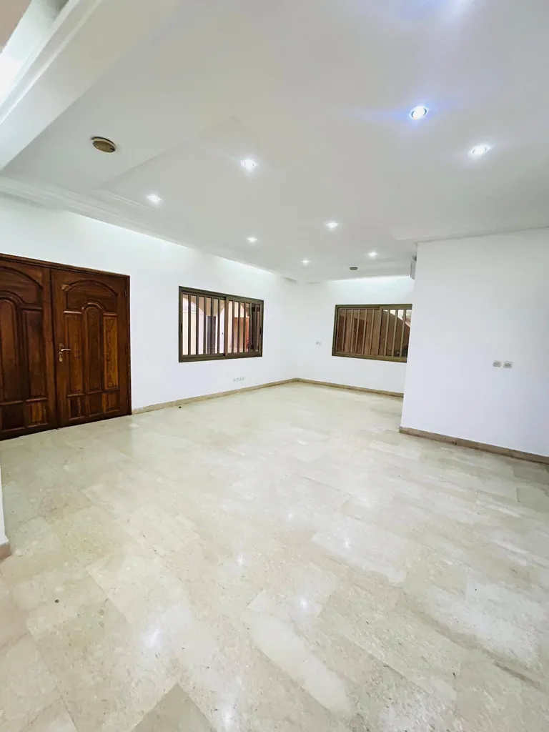 Location villa 6 chambres salon à Togo 2000, photo 4