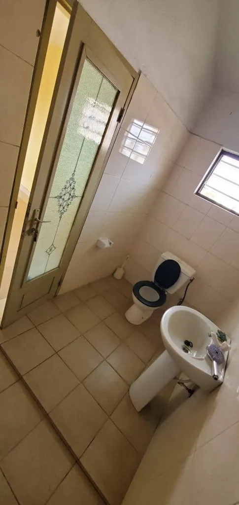 A VENDRE UNE MAISON  DE LOCATION À ÉTAGE À ADIDOGOME QUARTIER LATIN, photo 4