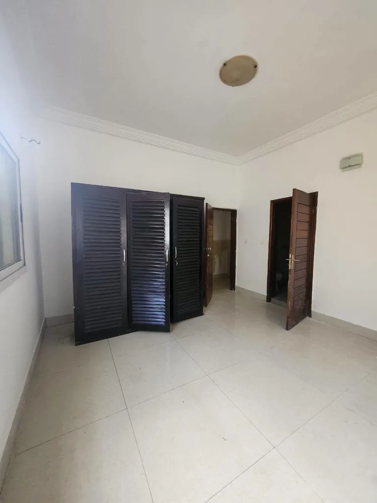 VILLA DE 6 CHAMBRES À TOKOIN HÔPITAL (LOMÉ), photo 4