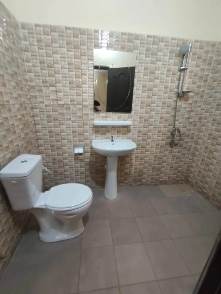 Location chambre salon à Telessou, photo 7