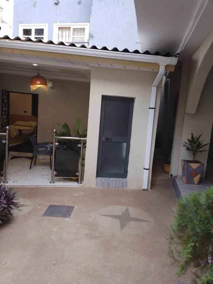 Location pièce chambre à Totsi (par jour), photo 7