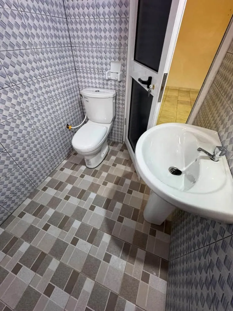 Location appartement 3 chambres salon à Agoè Sogbossito, photo 9