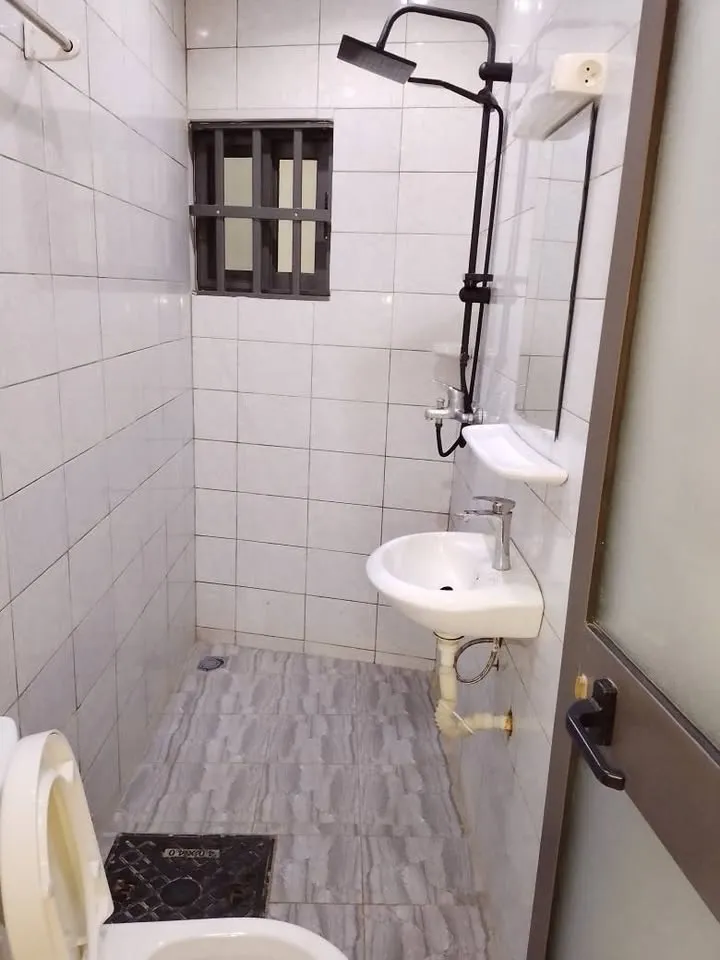 Location pièce chambre à Totsi (par jour), photo 8