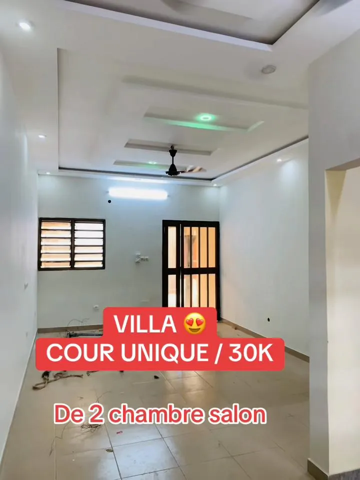 Location villa cours unique2 chambres salon à Agoè Apéssito, image de la vidéo