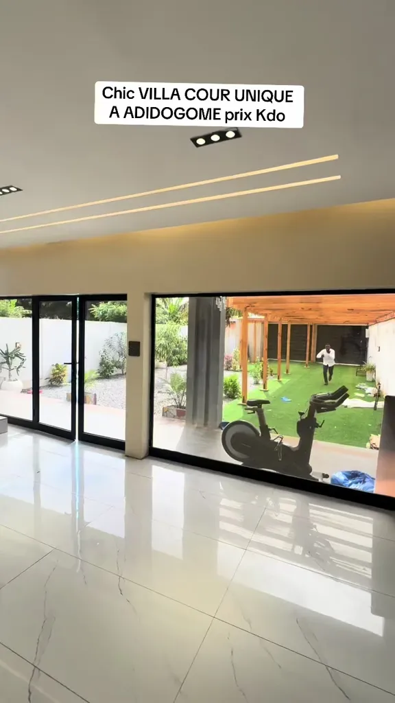 Location villa Chambre salon à adidogomé, image de la vidéo
