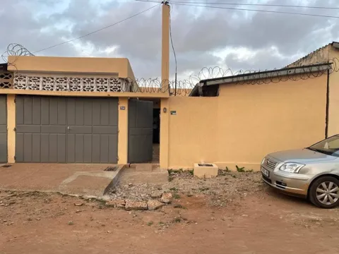 Location d'une villa de 2 chambres salon à Gblinkomé