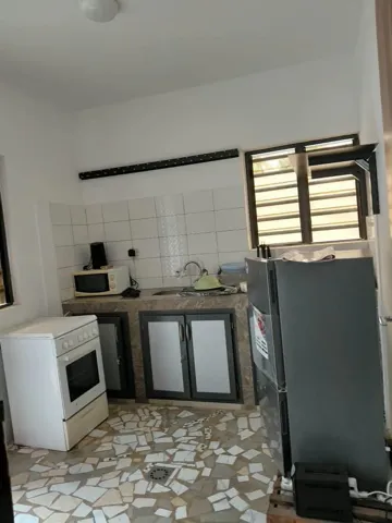 Location villa 3 chambres salon à Djidjolé