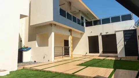 Location villa 3 chambres salon à Togo 2000