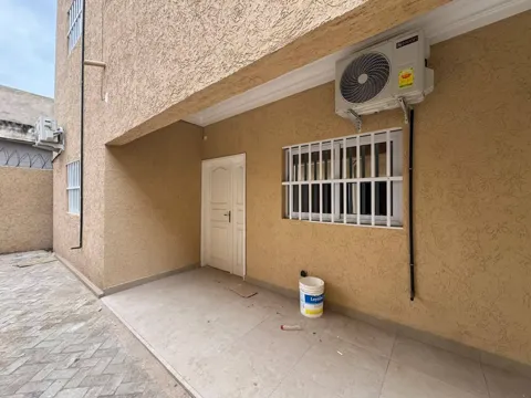 2 chambres salon au rez-de-chaussée et à l’étage Klikamé